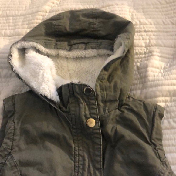 Green cargo vest - Picture 3 of 5